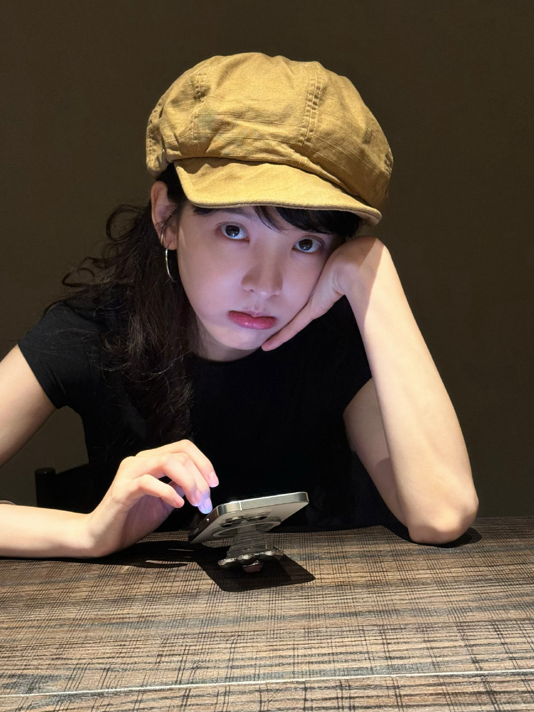 最想追求的原生态素颜嫩感不过是章若楠顺手的事… ​