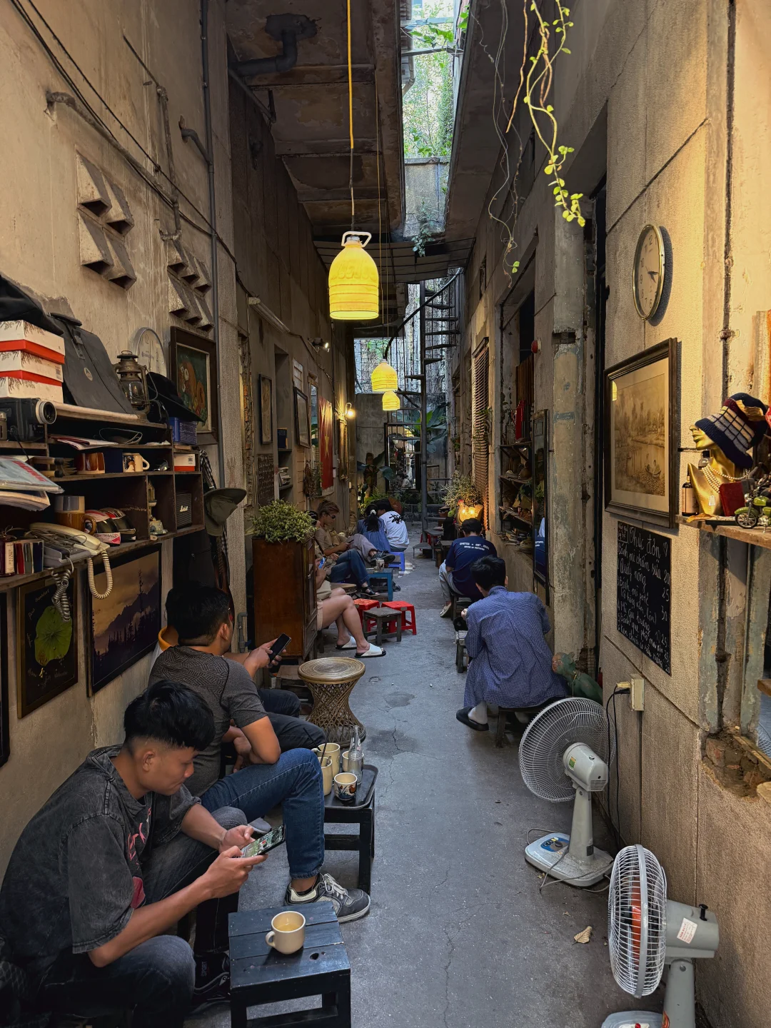 越南胡志明🇻🇳藏在居民拐角里的复古小店！！
