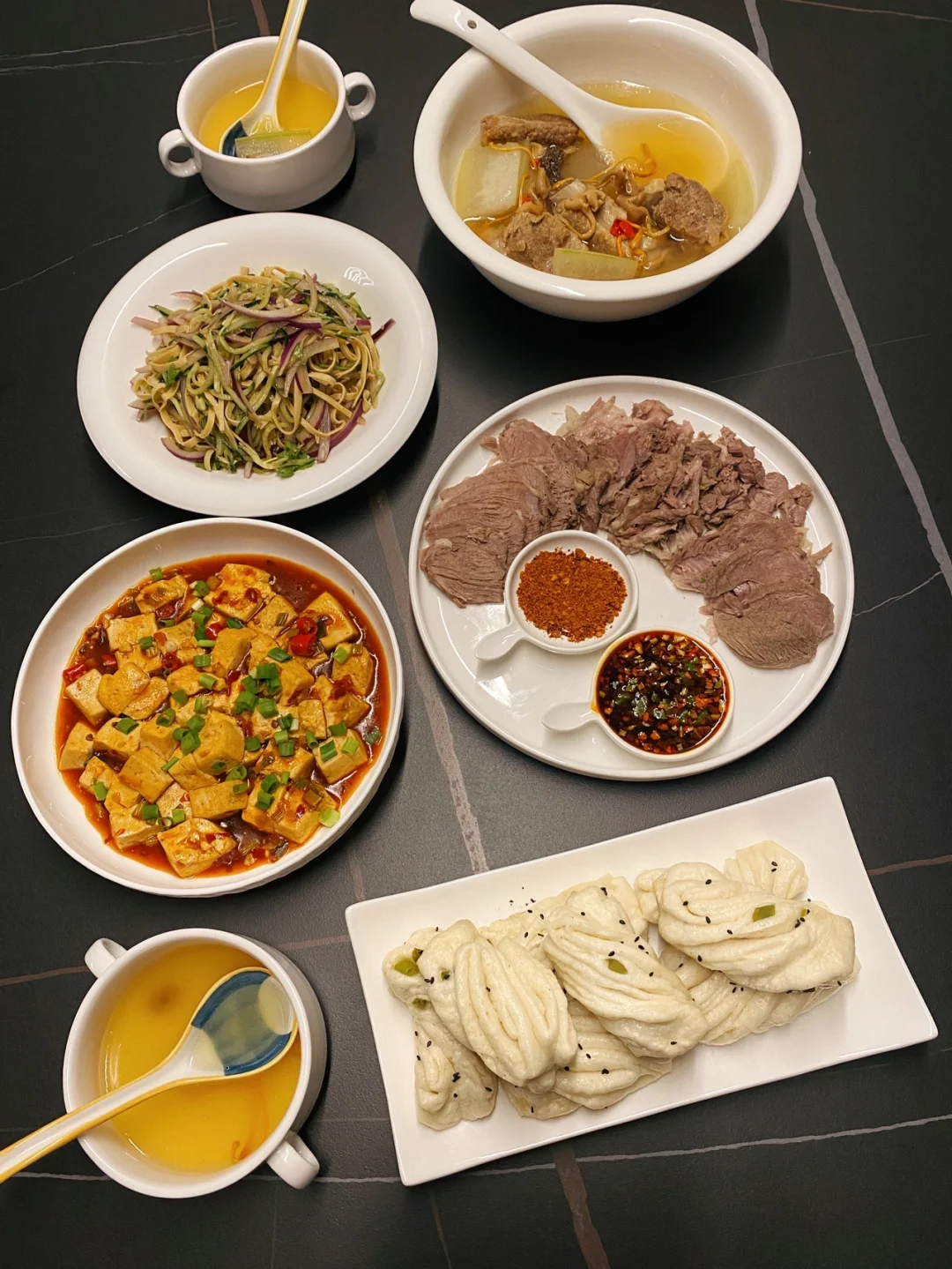 晚餐～有种女人脑海里只有两件事 吃和减肥😂