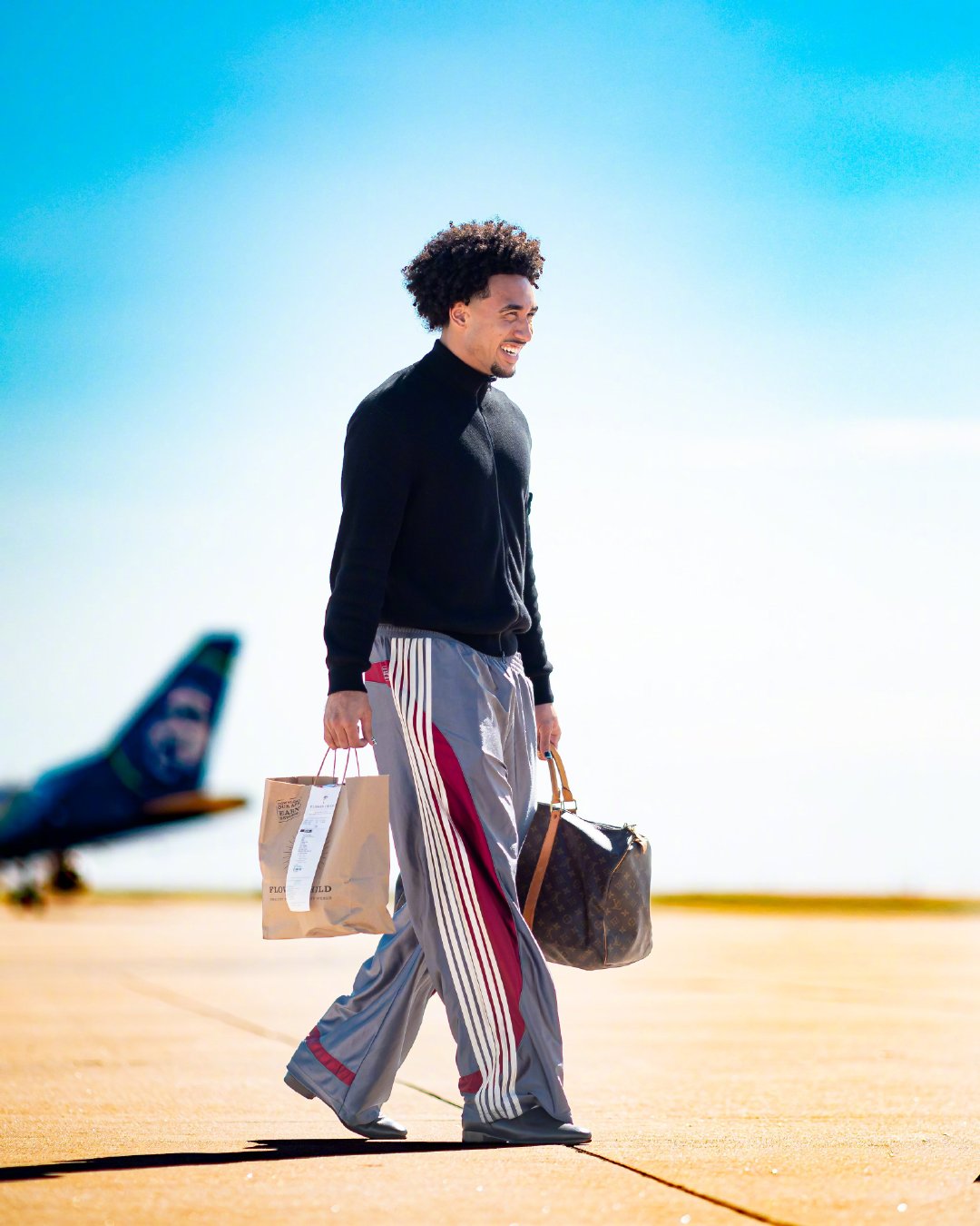出发客场✈️
#雷霆[超话]##ThunderUp# ​