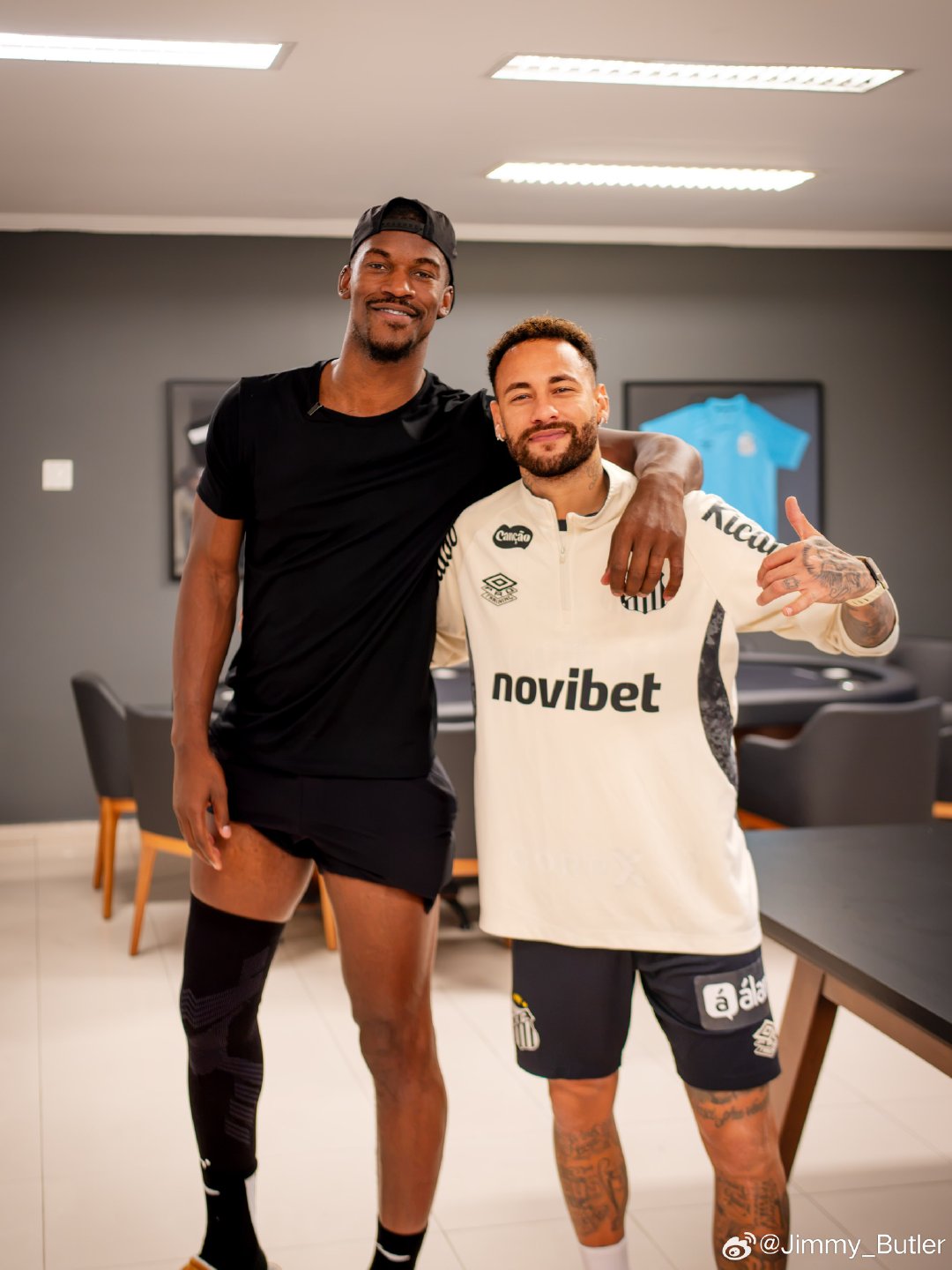 📸 w/ the 🇧🇷🐐

#金州勇士[超话]##巴特勒##内马尔# ​