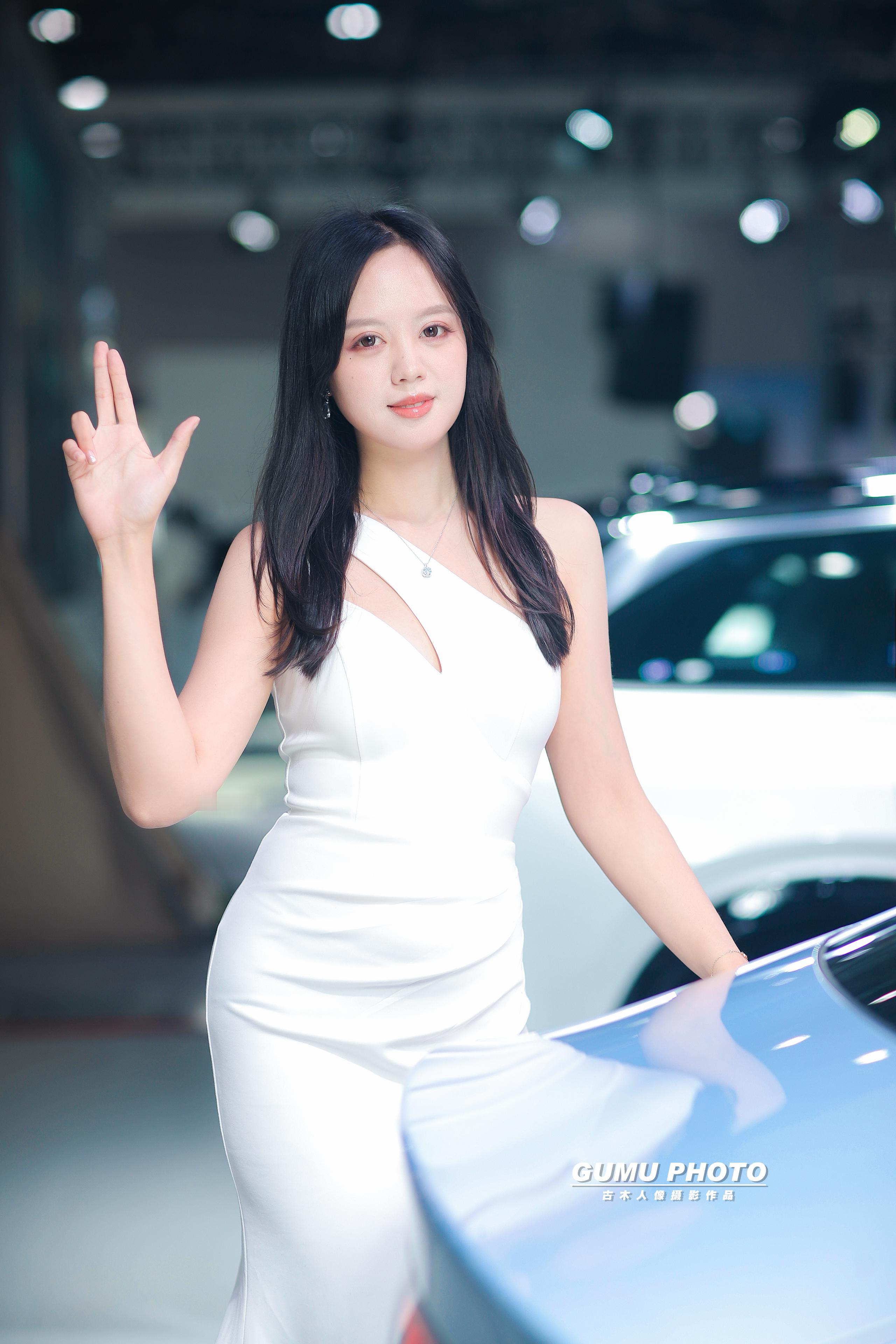 2025贵阳汽车文化节东风日产展台模特小姐姐