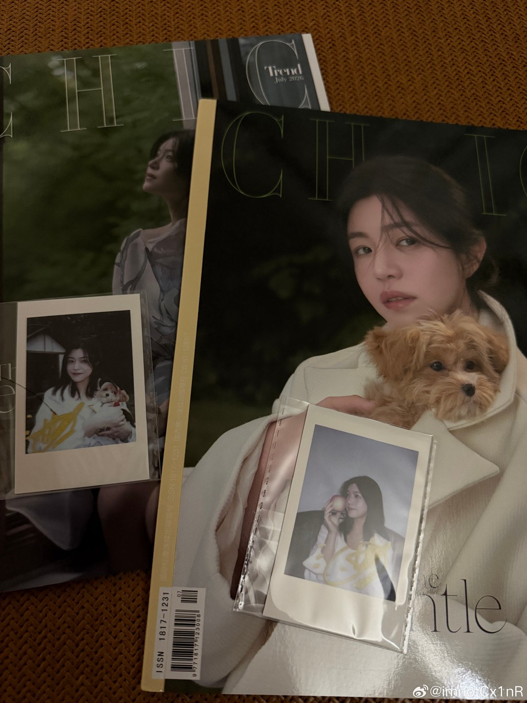 #陈妍希[超话]#  我终于在众多快递中拆开了 ​