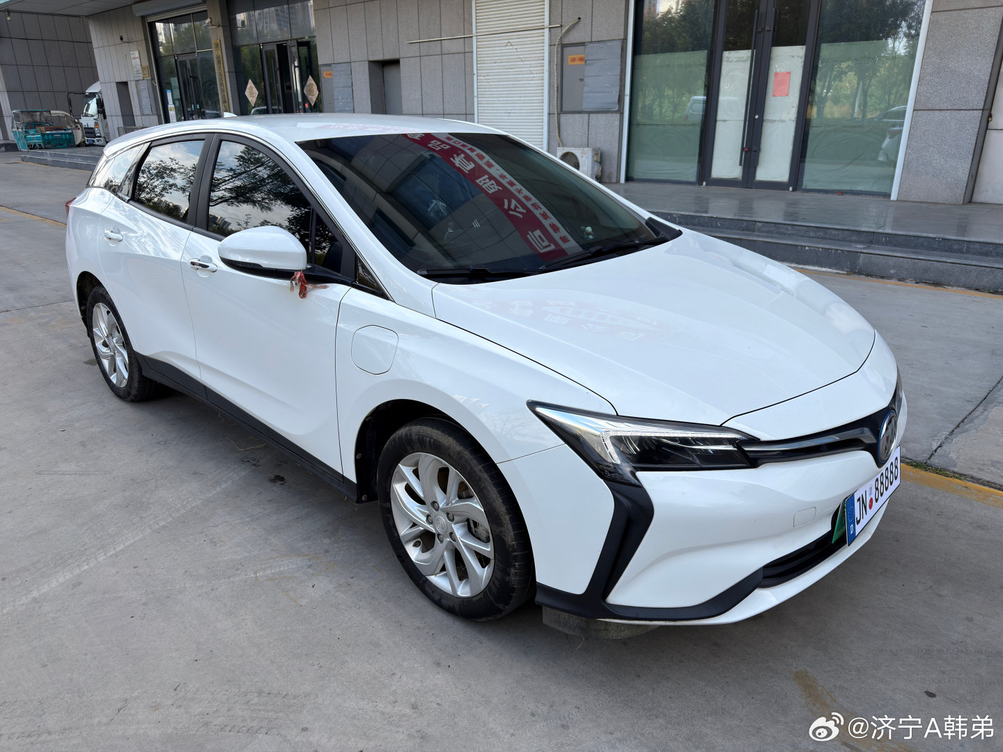 不过户3万5开回家，23年别克微蓝6Plus互联共享型 新能源纯电续航518KM 裸车19.69万 无钥匙启动 全液晶仪表盘 中控液晶屏幕 导航雷达 蓝牙电话 倒车影像 多功能方向盘 语音控制 电子手刹 自动驻车 冷暖空调 配置丰富 一手车 车况原版极品 车主本人签约手续3件套齐全 审车违章正常 南方户 ​