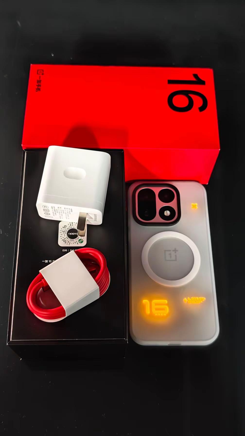 该怎么形容我的一加16呢？只能说帅是一种感觉