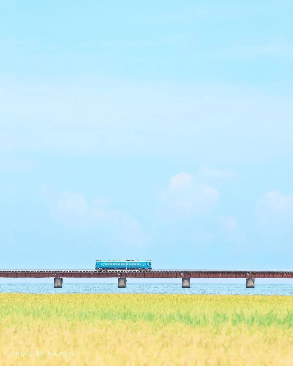 日本京都丨坠入童话世界的海上电车