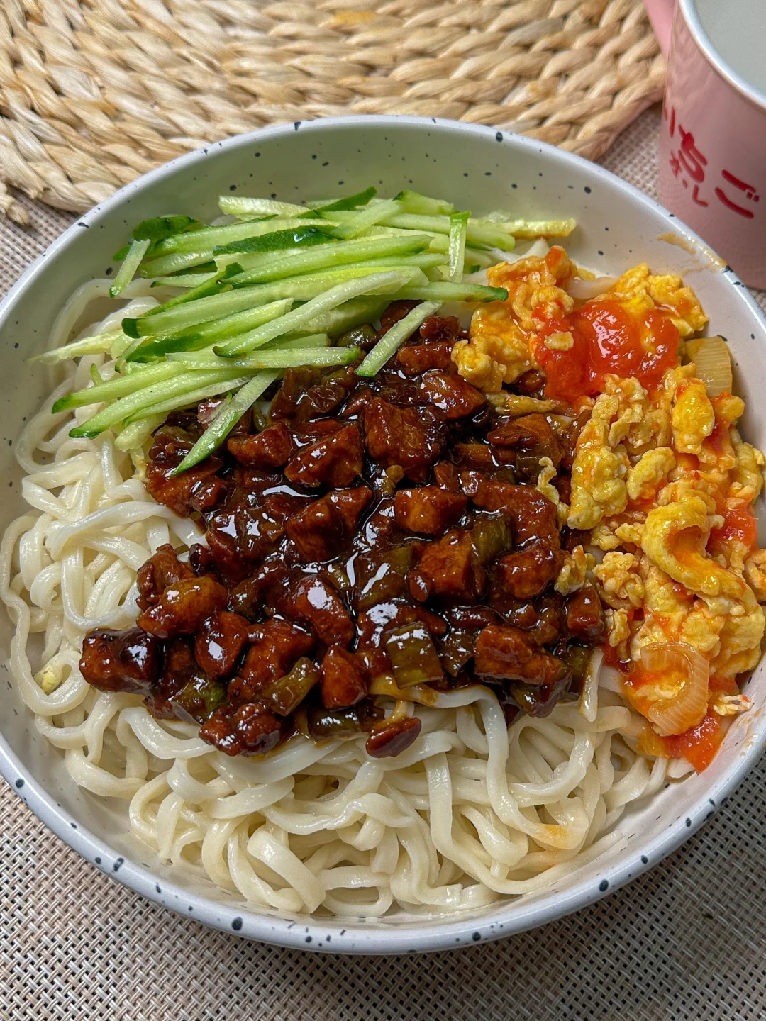 惊呆...难道只有我家这么吃炸酱面吗？！