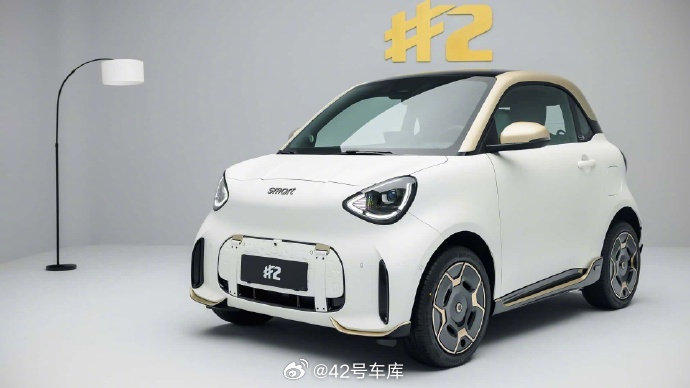 smart 精灵 2 号的鎏金高定版中国限量 999 台，售价 112,999 元。大家觉得这价格怎么样？精灵 2 号先出限量高定版还挺聪明的，先把封顶价框柱，接下来的配置版本就可以根据市场反馈和声音确定了，五位数的电 smart 指日可待！

#42how##smart精灵2号# ​