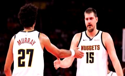 都以为掘金要凉了？1-3落后，这剧本约基奇熟啊。    森林狼那边连伤...