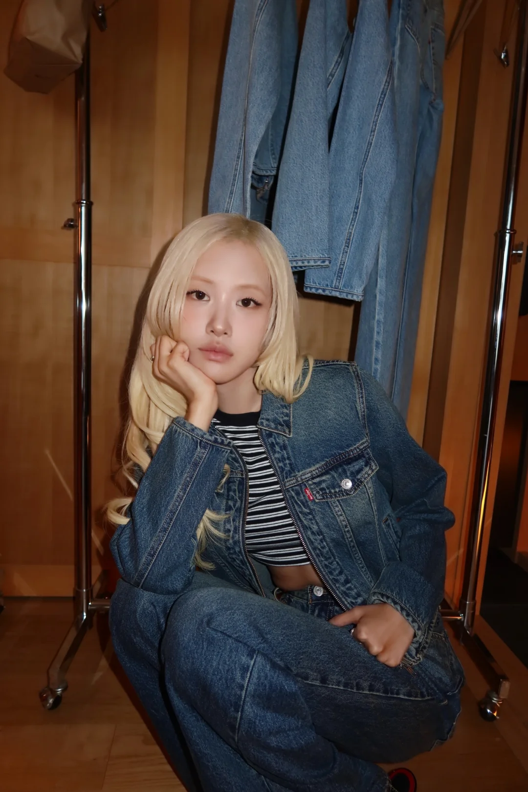 Levi's®  x ROSÉ🩵这个联名款也太好看了~
	
#rose朴彩英 