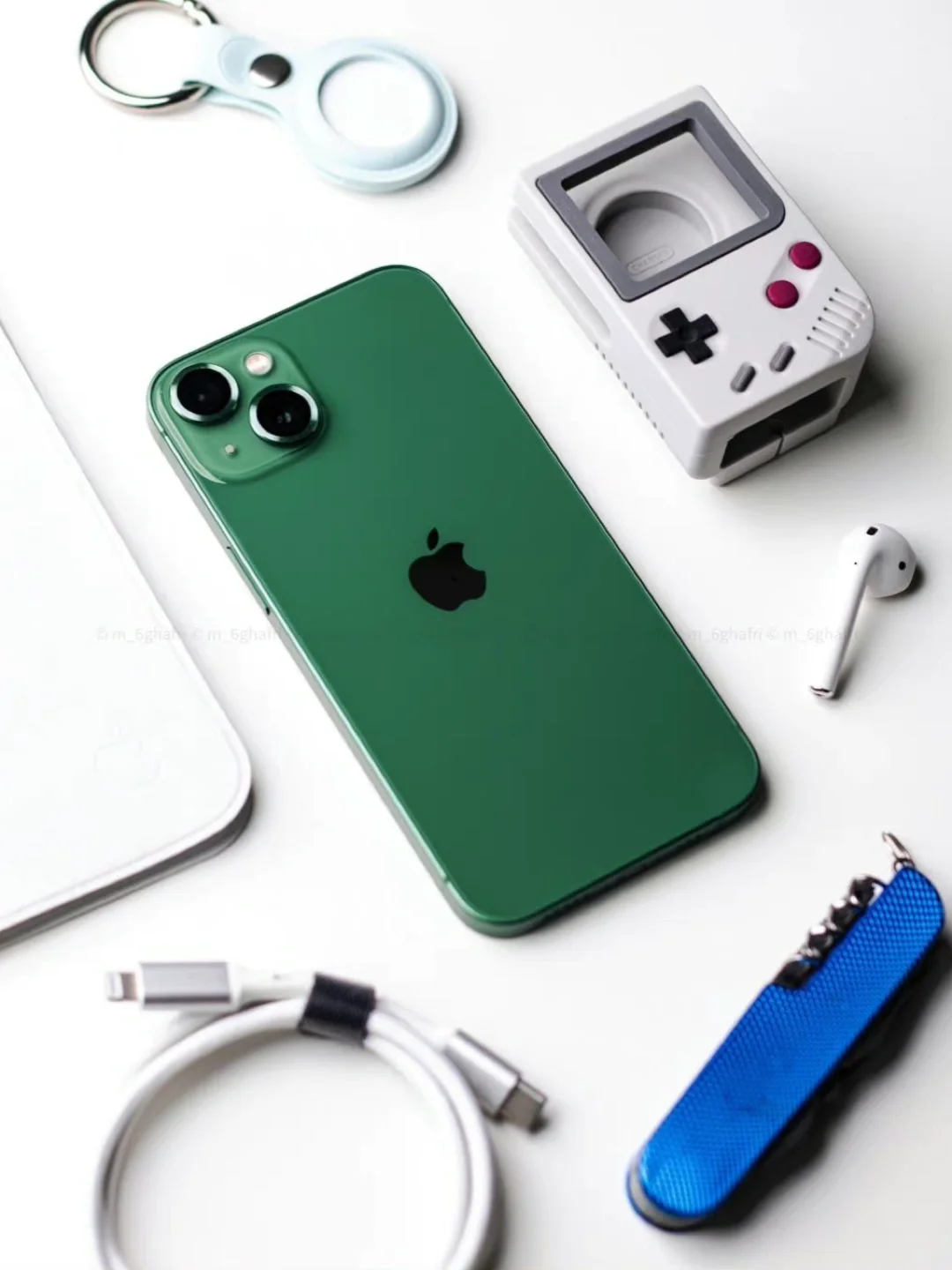 很难接受？绿色iPhone13感觉还可以啊！