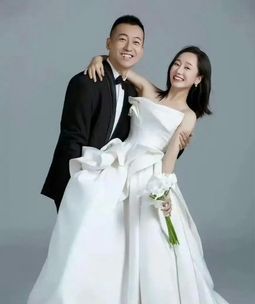 丈夫是演员，公公是著名导演，外貌不算惊艳，37岁因几分钟的配角角色而一夜成名 ​