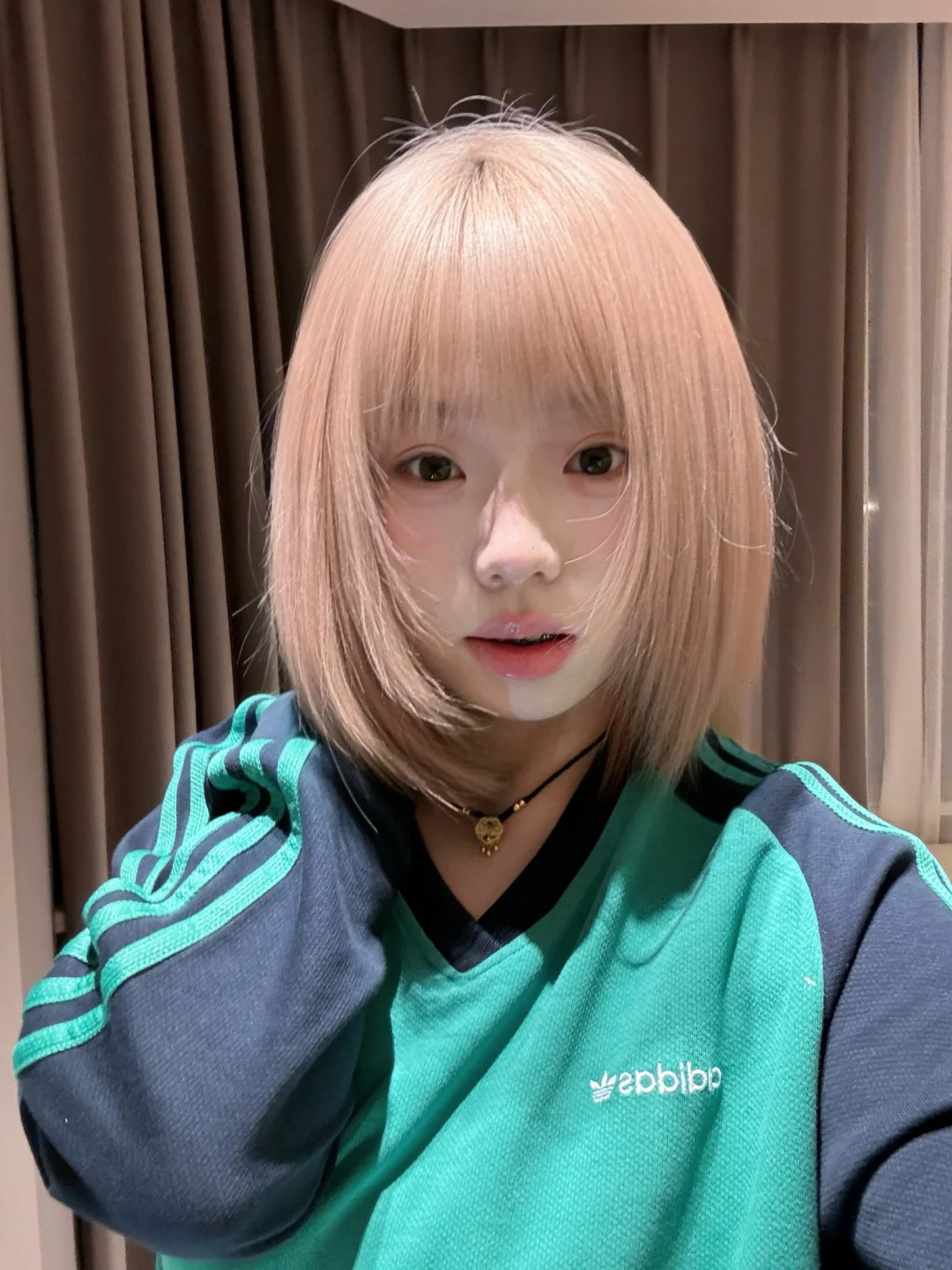 粉毛居然有这种光泽感