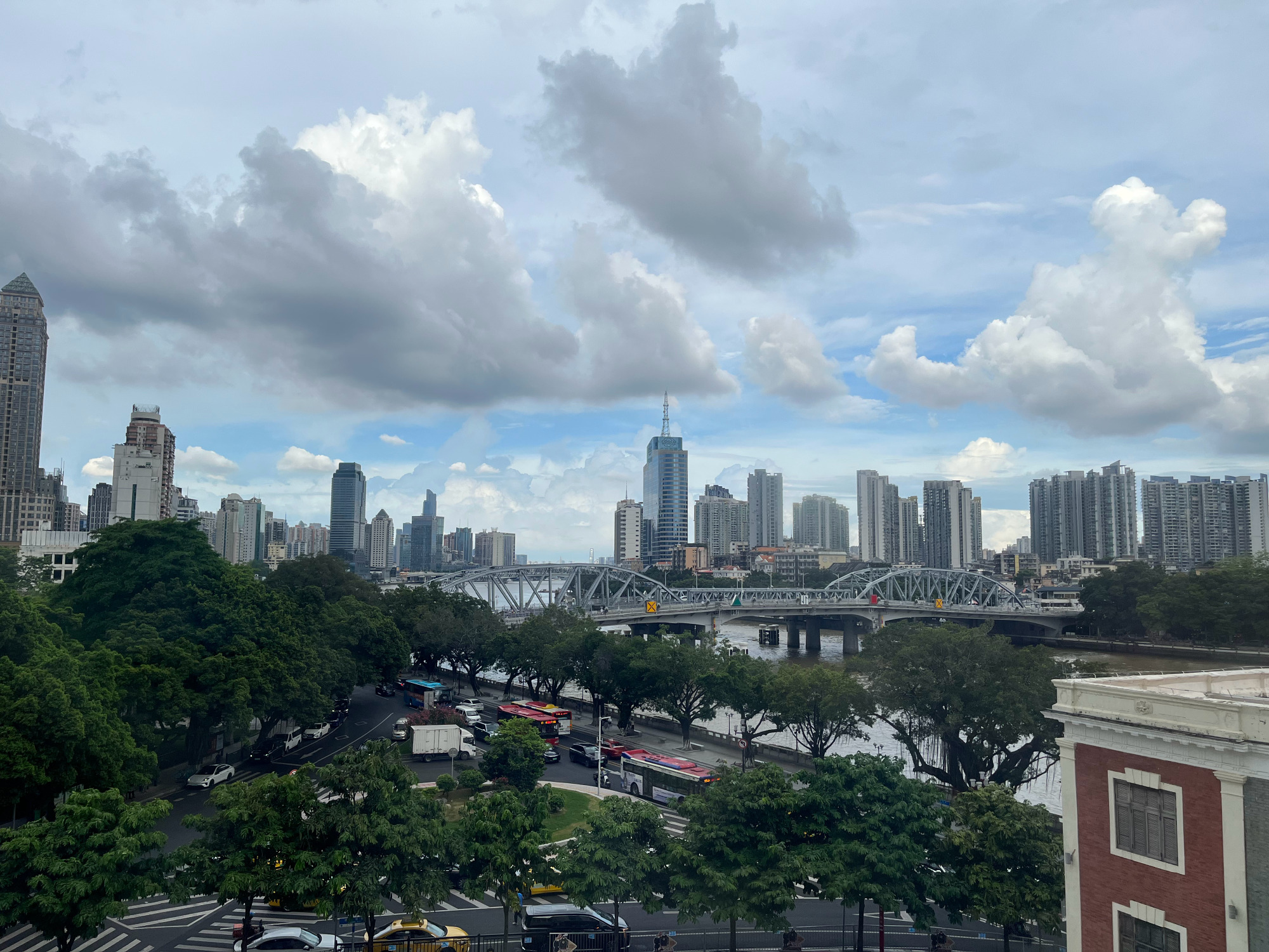 最近频繁的来海珠广场这边，因为一部电影《阿嬷的情书》衍生出线下的电影道...
