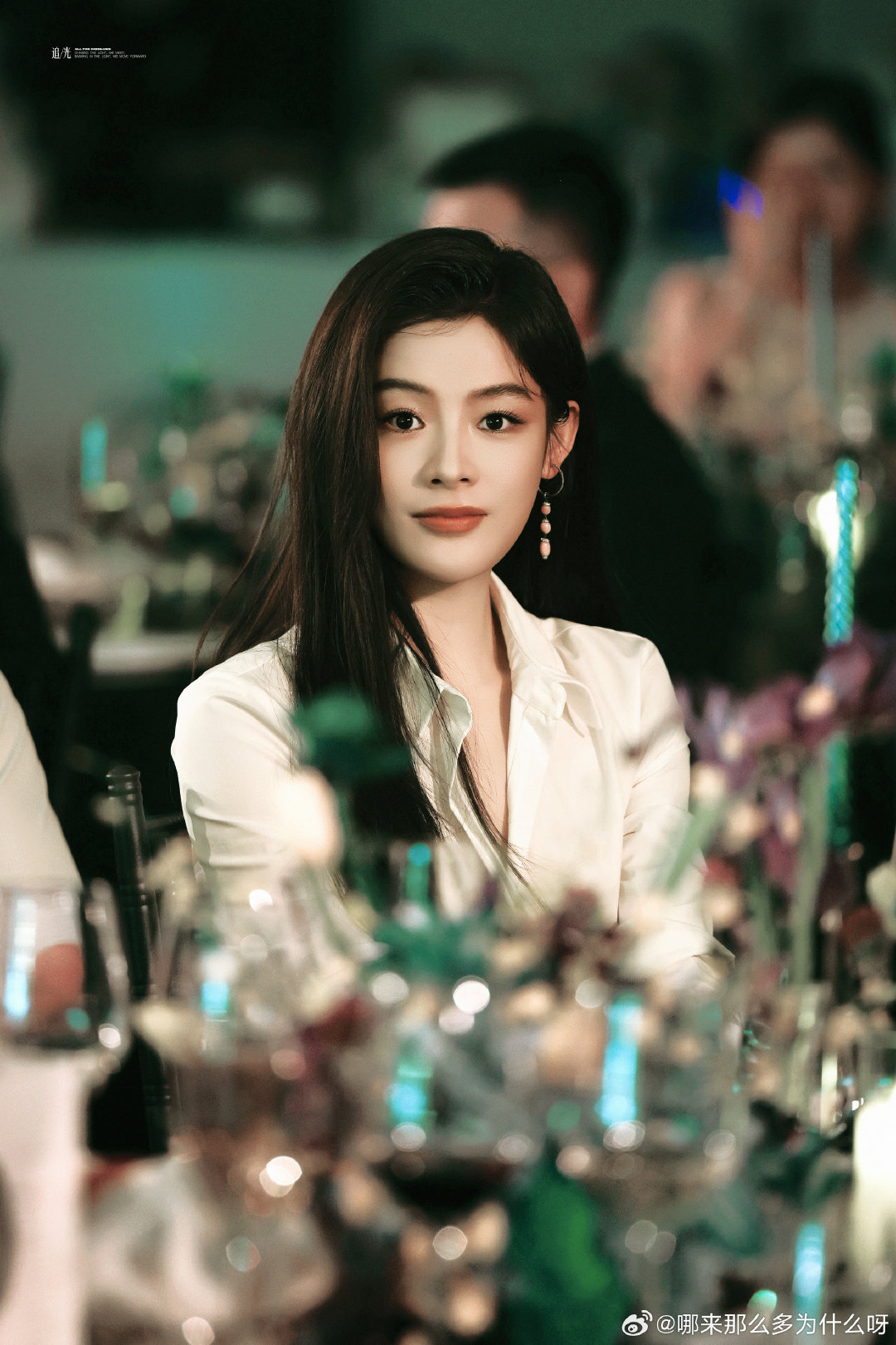 #陈丽君[超话]##陈丽君祝姑娘# [心]#罗怀臻称陈丽君为中国戏曲顶流# 

目光所及皆是美好，而你是最亮眼那束光。

​