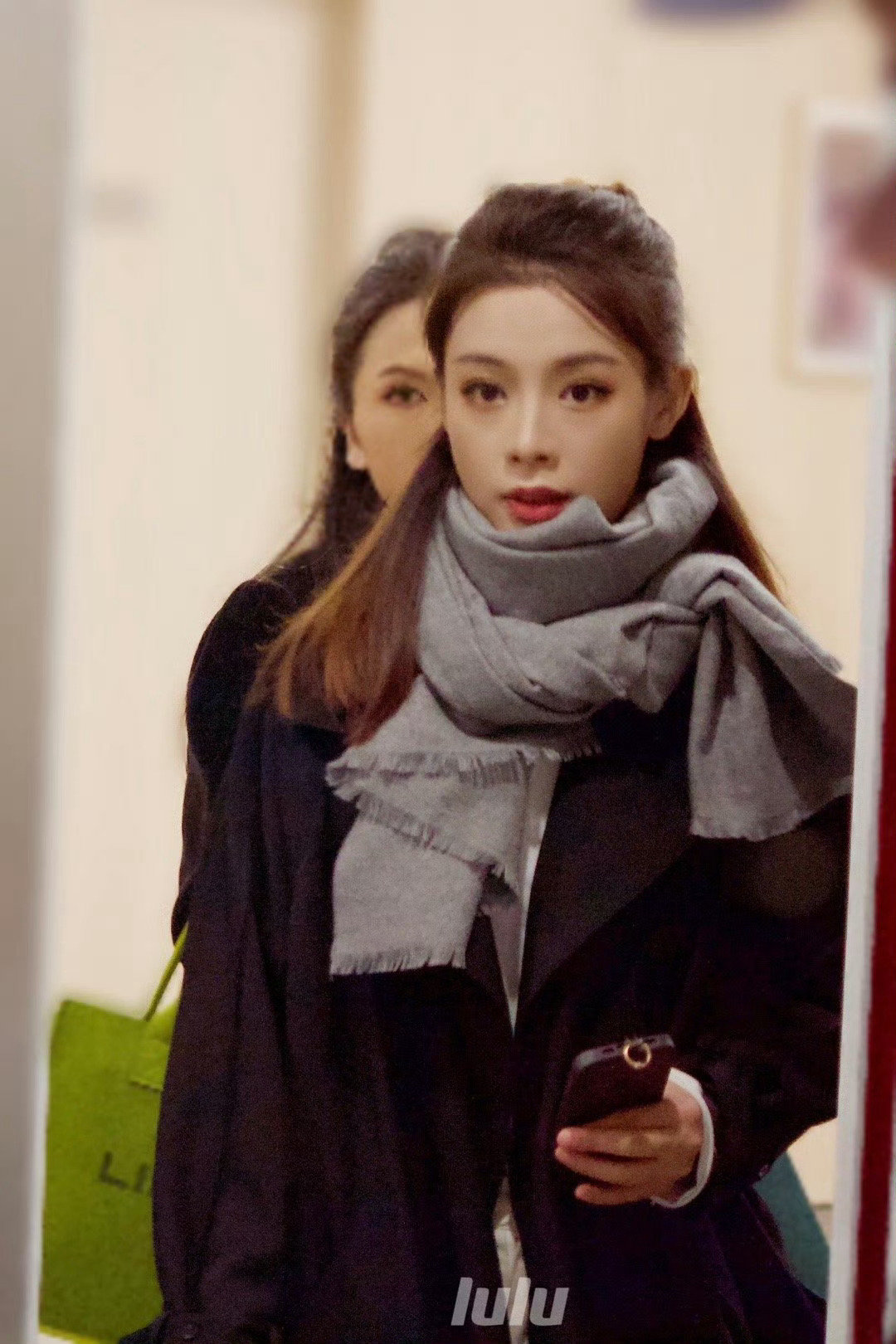 #陈丽君西厢记排练花絮# 人生道路上的大女主都是这样，一步一步往上攀登的， 从越圈的小龙套到大男主到话剧《枕头人》的女主然后跨圈为影视寒冬下s➕大制作里的大女主，每一步都在储备能量丰富自己的人生。看爽了[爱你] #陈丽君[超话]# ​