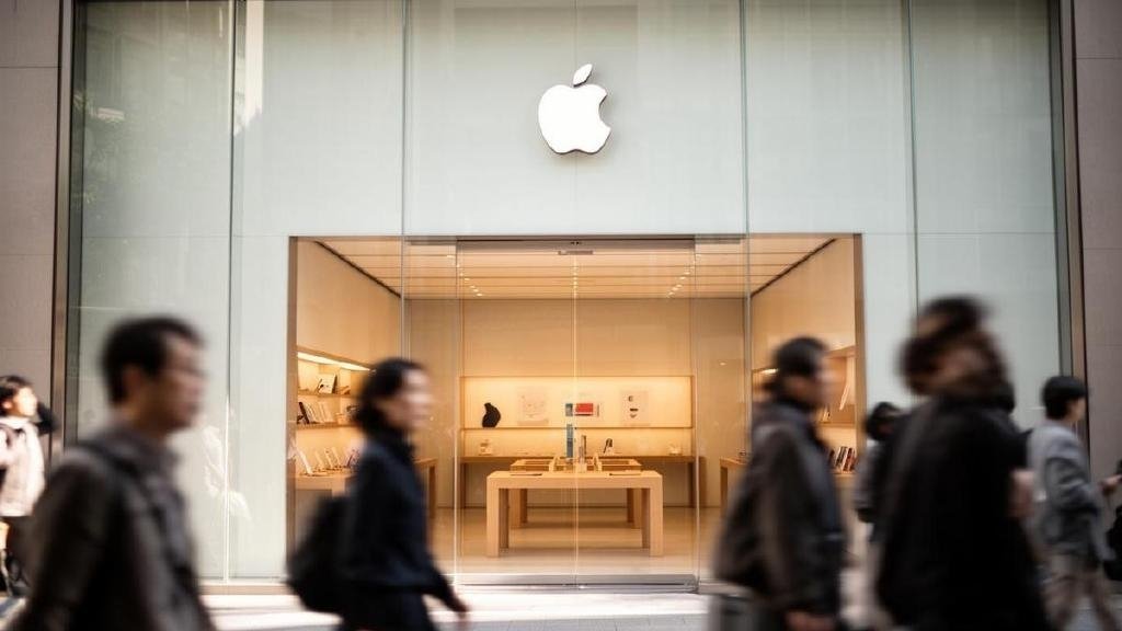 苹果Siri人工智能核心概念股
 
1. 歌尔股份（002241）
苹果iPhone AI声学阵列核心供应商，提供6麦方案支撑Siri多模态语音采集与交互；同时为AirPods供应端侧AI降噪、实时翻译硬件，是Siri语音入口最直接的硬件受益方。

2. 立讯精密（002475）
iPhone主力代工厂，独家供货AI声学组件、高速射频连接器、 ​