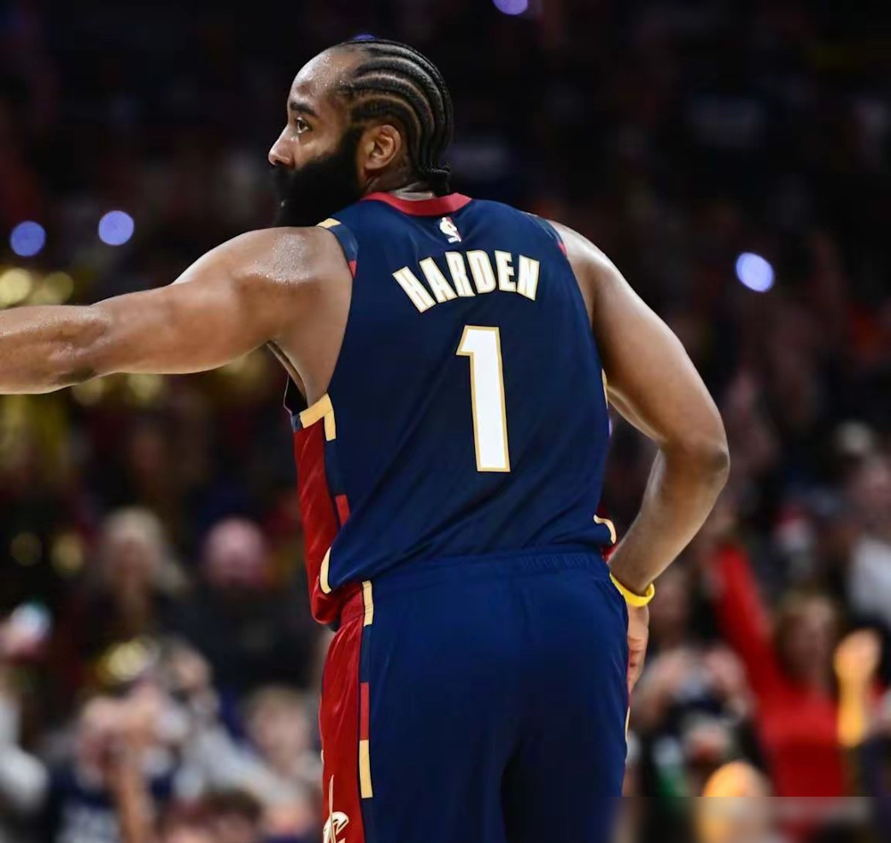 脸都不要了！米切尔运球8秒过不了半场，哈登更绝，全场送出8次失误，球像...