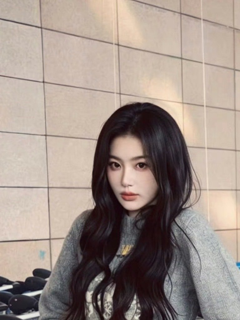 #孔雪儿[超话]##孔雪儿纽约时装周# [老师爱你]#孔雪儿紫女# 
每日一超like[老师爱你] ​