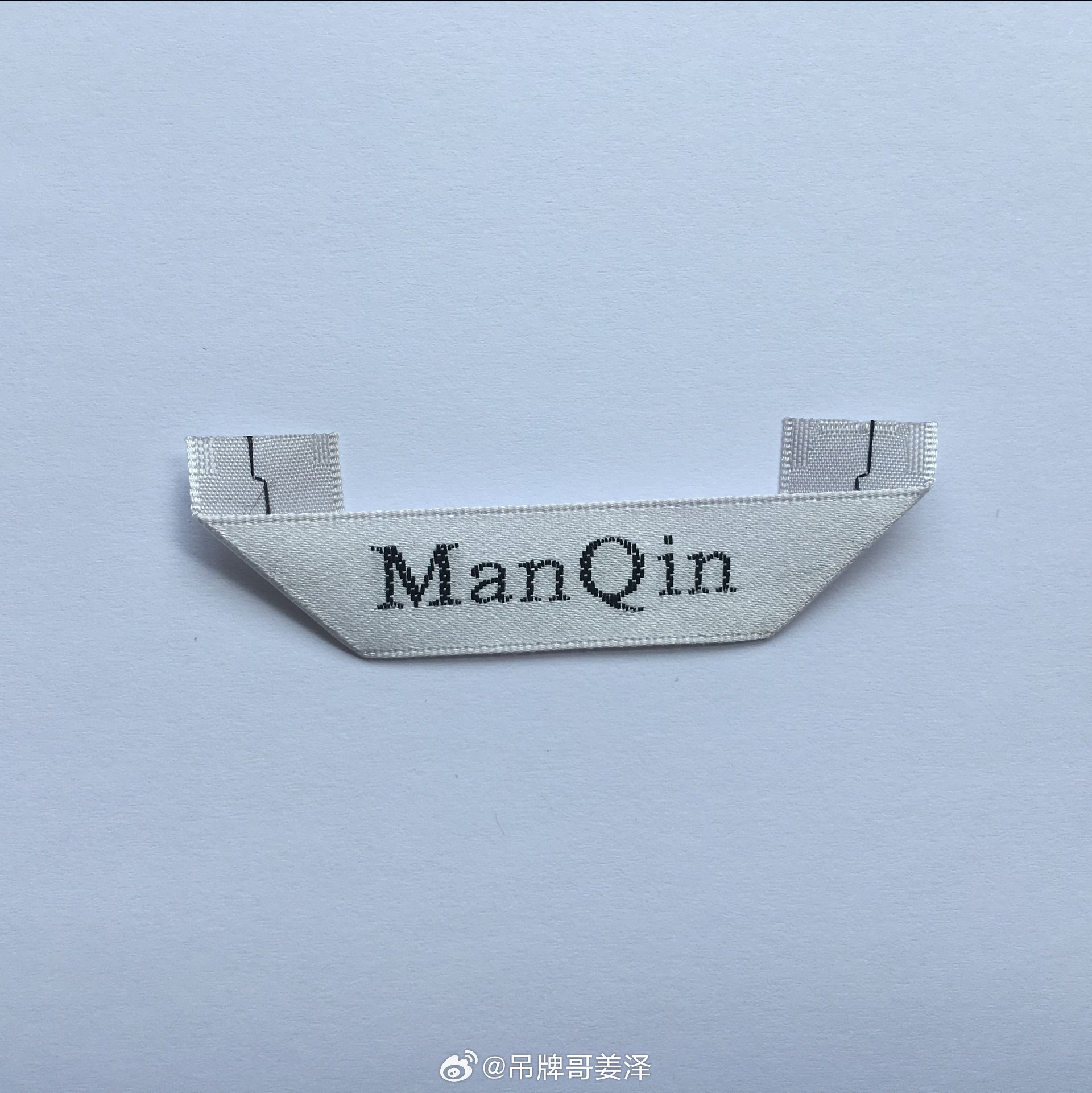 #工业电商[超话]##衣服织唛厂家#网站改版#百度SEO优化##GEO优化#   
4、一定要成为织唛商标行业#网络营销推广#榜样
当#织唛商标厂家#完成网站改版、打通SEO优化+GEO优化+全网整合营销的全链路体系后，就会自然形成行业差异化优势：同行还在靠低价抢客、批量铺同质化内容时，你的品牌已经成为百度搜索和 ​