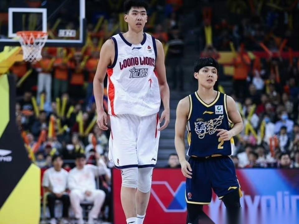 两大中锋的较量！徐昕谈徐杰：“很期待。”“杰哥是非常好的球员。”“也是...