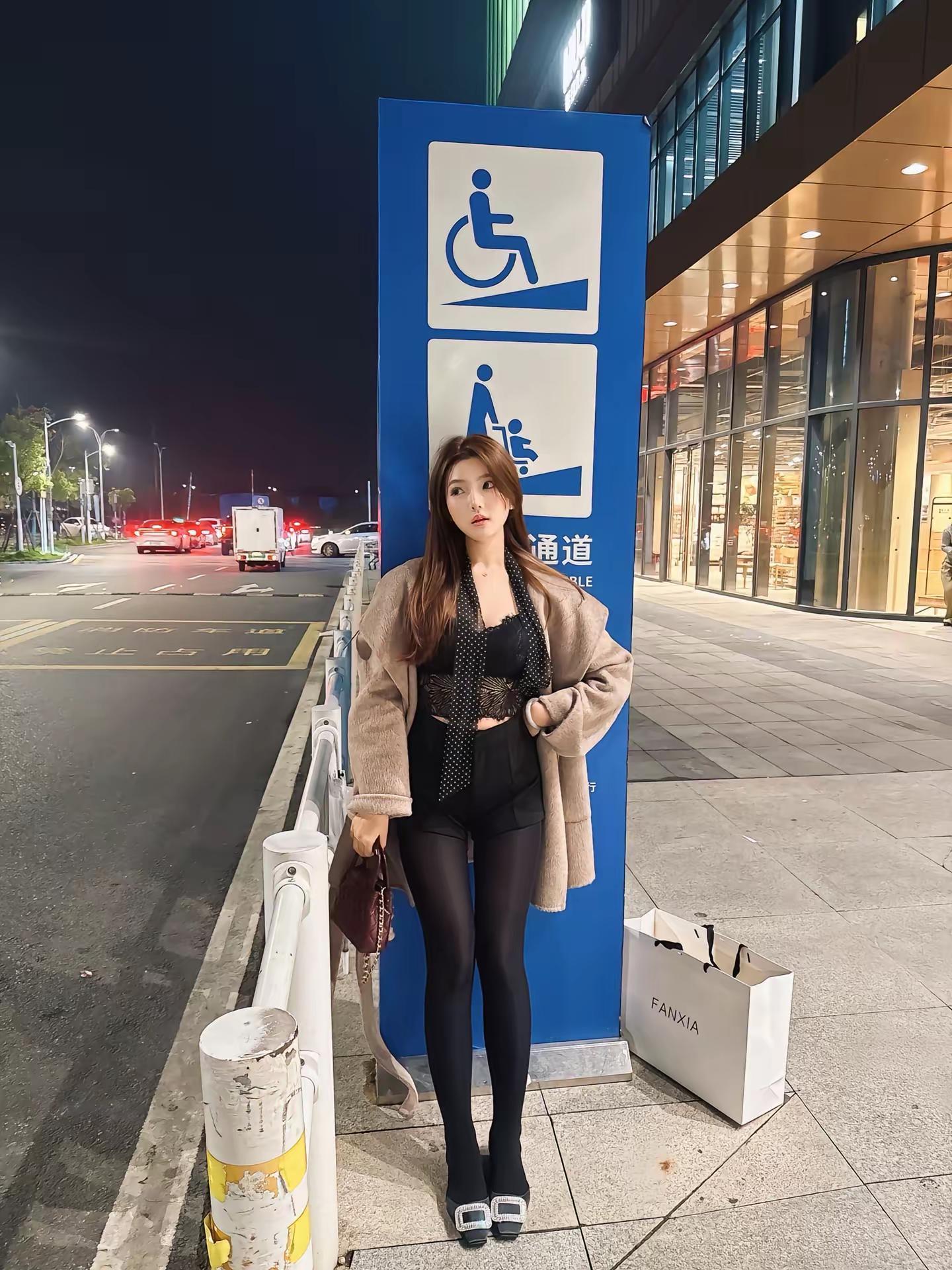 <p>厚黑美学 <!--{img:0}--><!--{img:1}--...