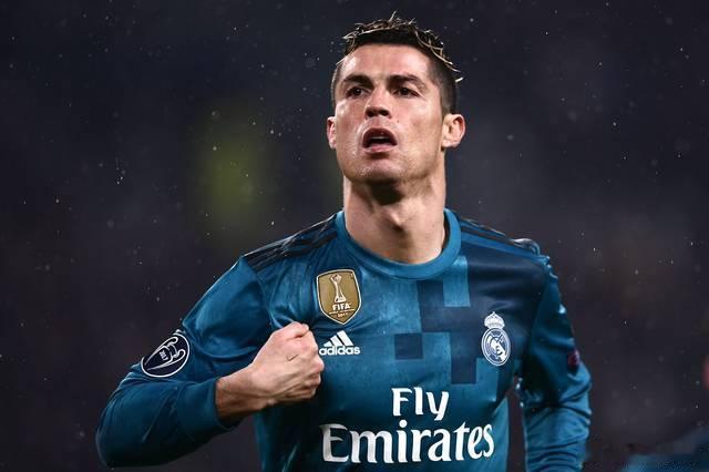 最近跟着小弟关注起足球赛⚽️
球是圆的，什么可能性都有，结果不一定。
昨晚葡萄牙输给了挪威1:2
但C罗还是一样的帅[憧憬]

#C罗替补未登场葡萄牙2比1挪威#罗哥这样的话要有点不好受啊。人呐不服老不行啊 ​​​