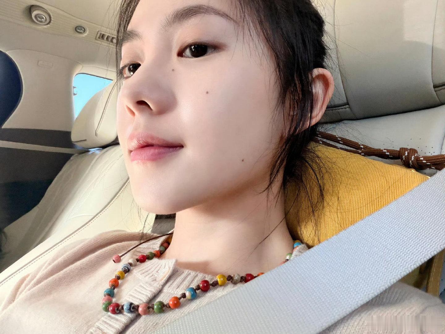 #刘浩存[超话]# 无死角度的美！ ​