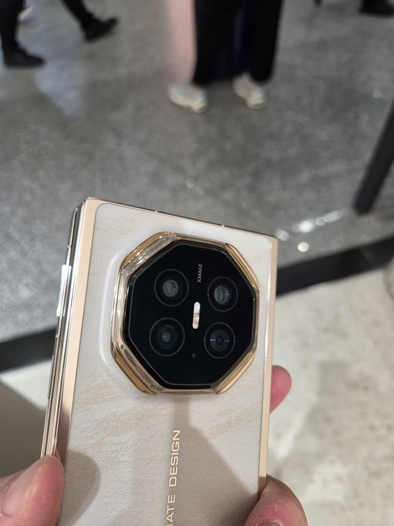 把内三折做到外三折轻薄，压力再次给到三星
