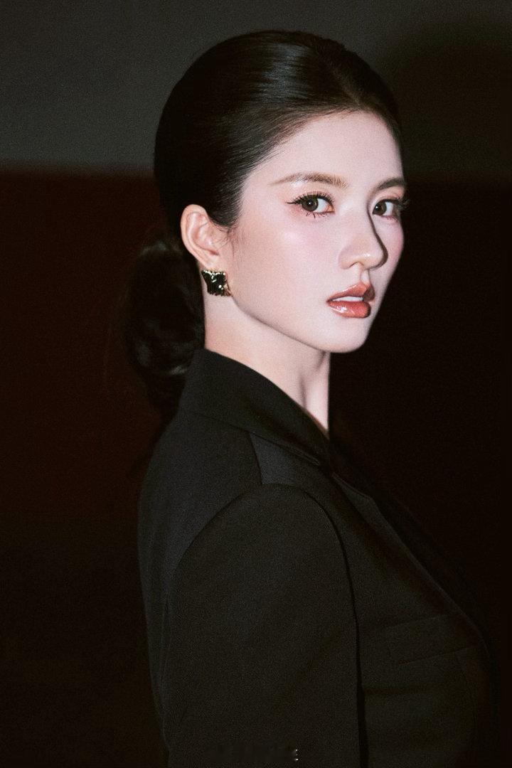刘些宁 ​