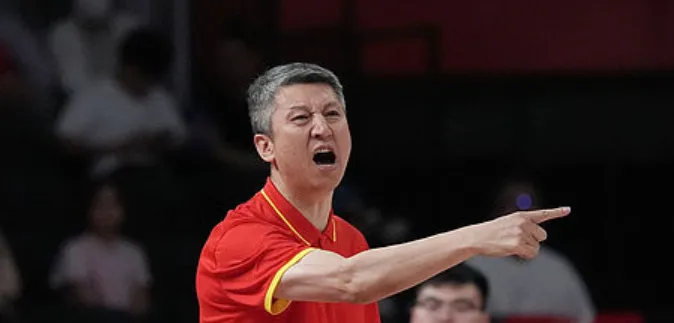 付政浩坦言自己从当初篮协选聘郭士强执教时就持反对意见。郭士强治军严谨，适合带青年队打磨基本功，但事无巨细的执教风格，并不