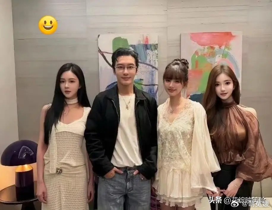 黄晓明的审美还真是统一啊，一直喜欢一个类型的美女 ​