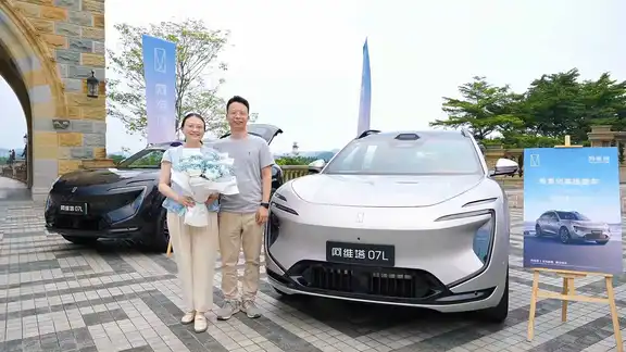 家用SUV，968马力3.7秒