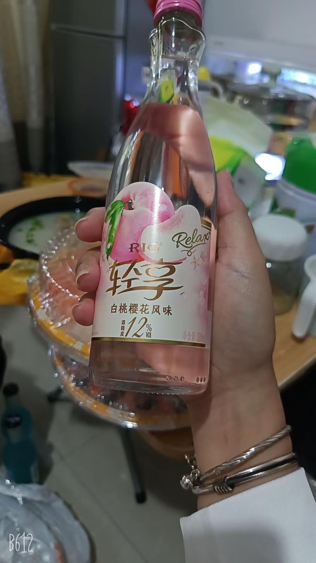 “成年人的分寸感          是一种点到为止的沉默”