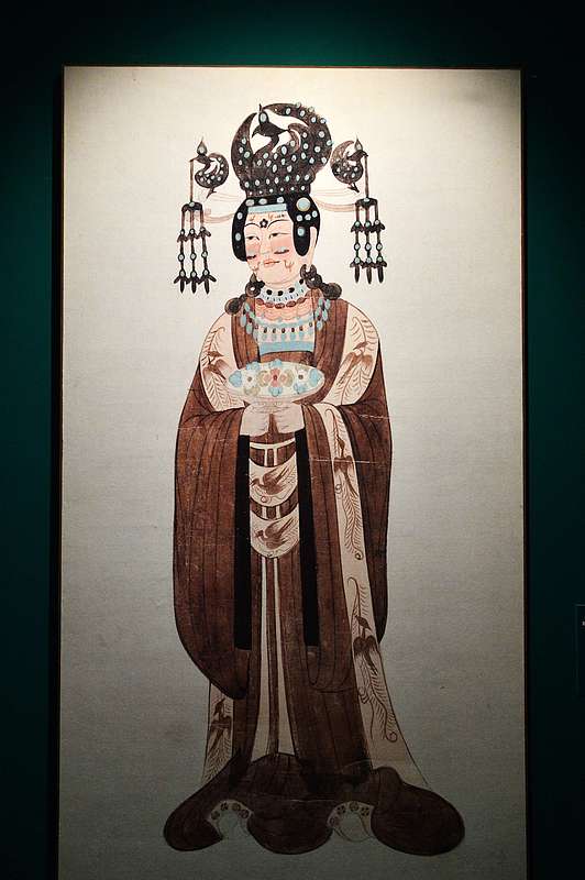 为什么李治偏偏就迷恋武则天？根本不是什么“美色误国”
 
以前看剧总觉得，李治就是个懦弱的恋爱脑，放着后宫三千不要，偏偏迷着比自己大4岁的武则天，把江山都快赔进去了。
翻完正史才发现，这根本不是什么爱情上头，是李治从见她第一面开始，就知道：这女人，是整个宫里唯一能帮他的人。
 
李治刚当皇帝那会，日