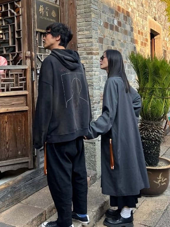 他俩结婚多年无人知，却活成了内娱最甜夫妻
