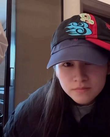 好喜欢方头明！23年就吻上了，收了好多她的表情包！奈何她更新太少<sp...