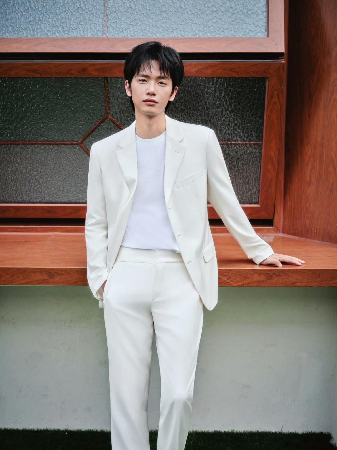 #王晓慧王彦桐中秋合体送祝福##湖南中秋之夜把心事说给月亮听#  #湖南卫视中秋之夜#当月光遇上旧故事，王晓慧王彦桐合体送中秋祝福，温柔又戳心，静静等候播出。 ​
