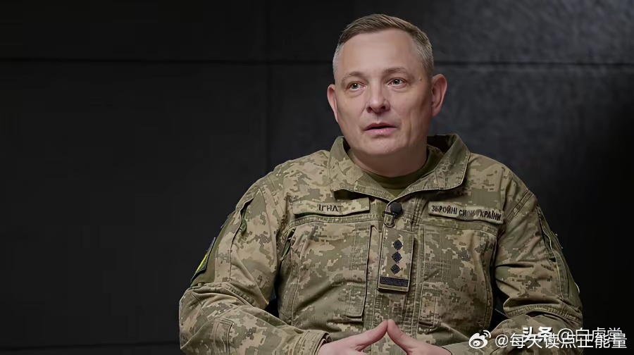 乌克兰战场已经出现惊天逆转，过去是乌克兰的无人机追着俄罗斯打，现在是俄罗斯的无人机追着乌克兰打。

很明显，俄罗斯不仅效仿了乌克兰的战术，而且还“青出于蓝胜于蓝”，取得了巨大的成功。据乌克兰空军发言人尤里·伊赫纳特披露的细节，俄罗斯现在使用的无人机，已经不再是“伊朗小摩托”，而是攻 ​