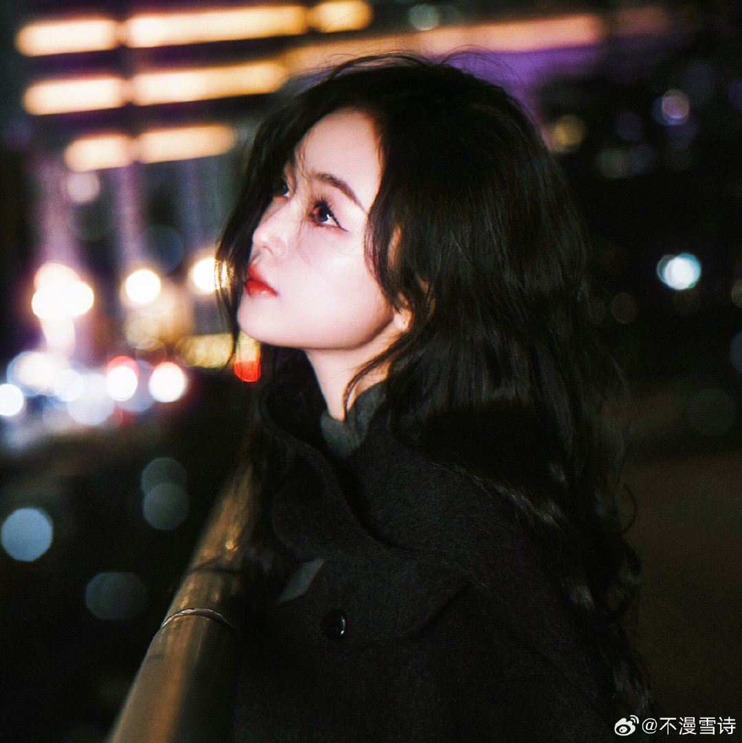 𝗪𝗲𝗖𝗵𝗮𝘁｜吴宣仪｜明星头像分享｜甜妹头像｜女明星系列 ​