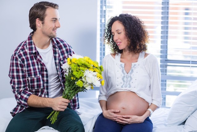 丁克15年，53岁的丈夫突然想要孩子：中年婚姻里最残忍的背叛