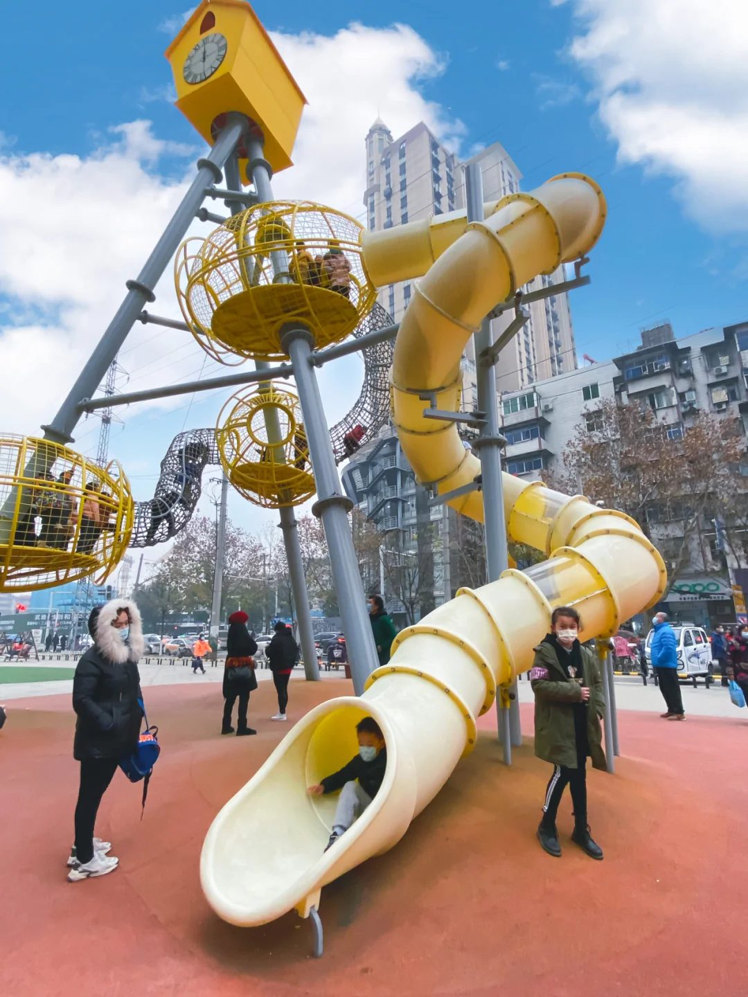 武汉居然有这么大规模的免费游乐场🎡