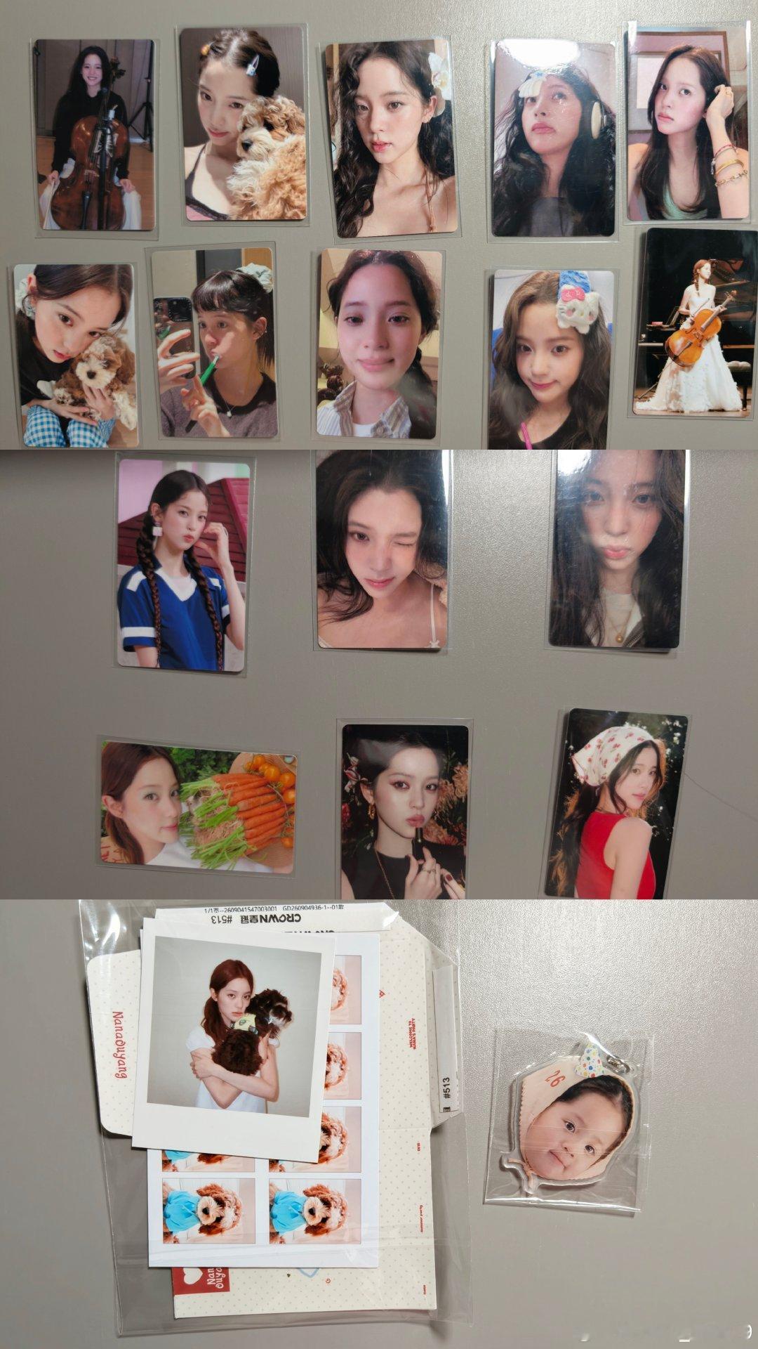 #欧阳娜娜[超话]# 我应该算是第一批收到货的了吧💗💗💗每一张小卡都超好看，远远超出预期，啊啊啊#欧阳娜娜playlist嘉年华演唱会# ​