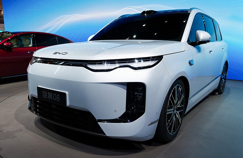 比亚迪海狮08上市22.99万起：海洋网科技旗舰SUV，提供EV纯电与DM-i插混，纯电CLTC最高900km，全系高阶智驾+空悬+后轮转向，直击25-30万级理想L7/问界M7/Model Y腹地。海豹08EV 比亚迪王朝旗舰 比亚迪海洋汽车 比亚迪海洋旗舰 海狮06新能源