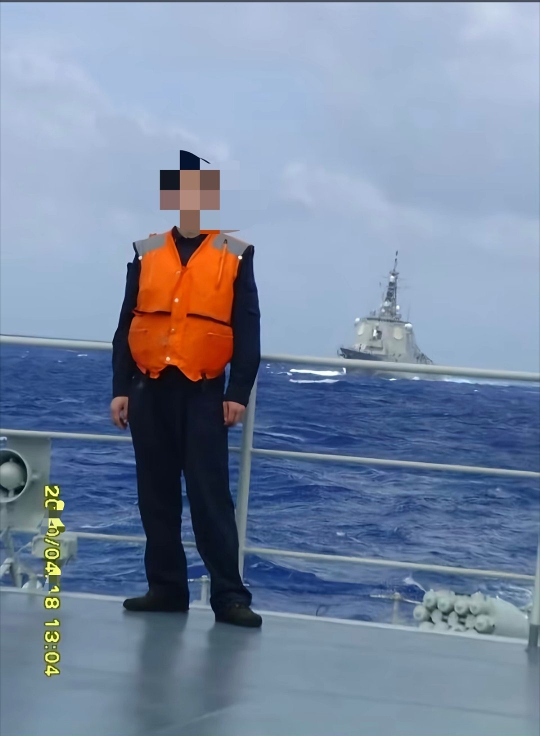 现代级导弹驱逐舰。
尾随的那艘是日本海上自卫队的金刚级驱逐舰。
老照片。 ​