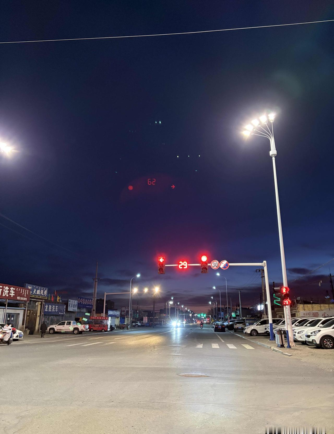 当一位女性遭遇丈夫与闺蜜的双重背叛，情感创伤往往比单一背叛更深刻、持久...