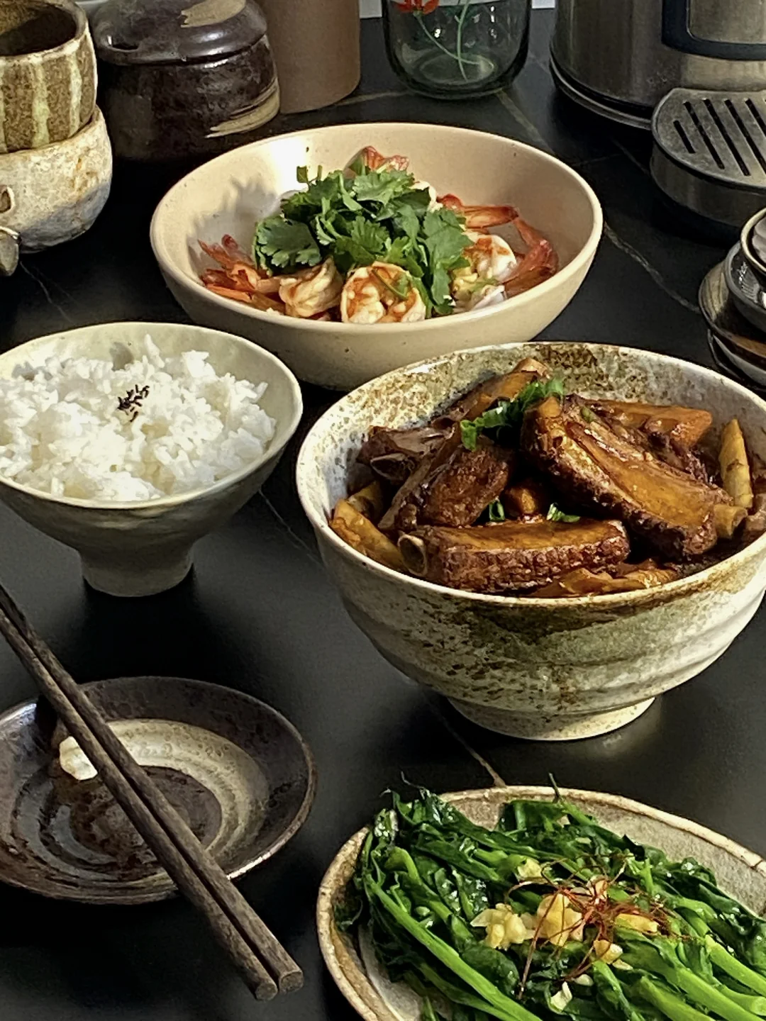 今日食谱📜春笋烧排骨 清炒豌豆尖 清蒸虾🥢