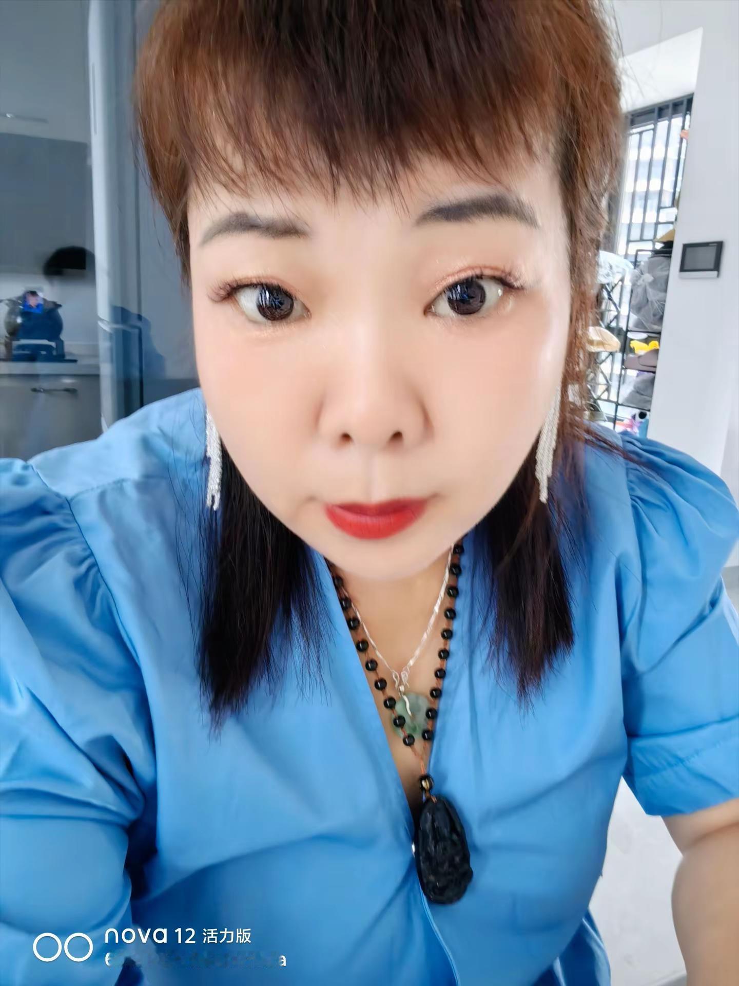 <p>纪录美好生活 姐系风格 时尚运动百搭 <!--{img:0}--...