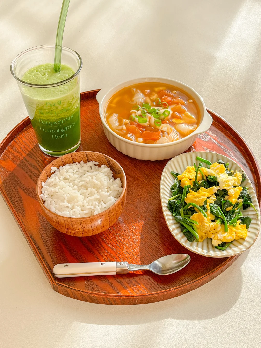 一人食｜魔芋豆腐汤🥢菠菜炒蛋｜干净多元化