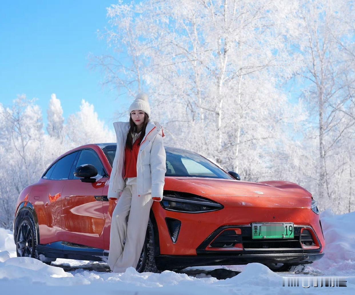 雷军无奈称，小米汽车熔岩橙配色敢买的少，只好下架！雷军自己都承认，熔岩...